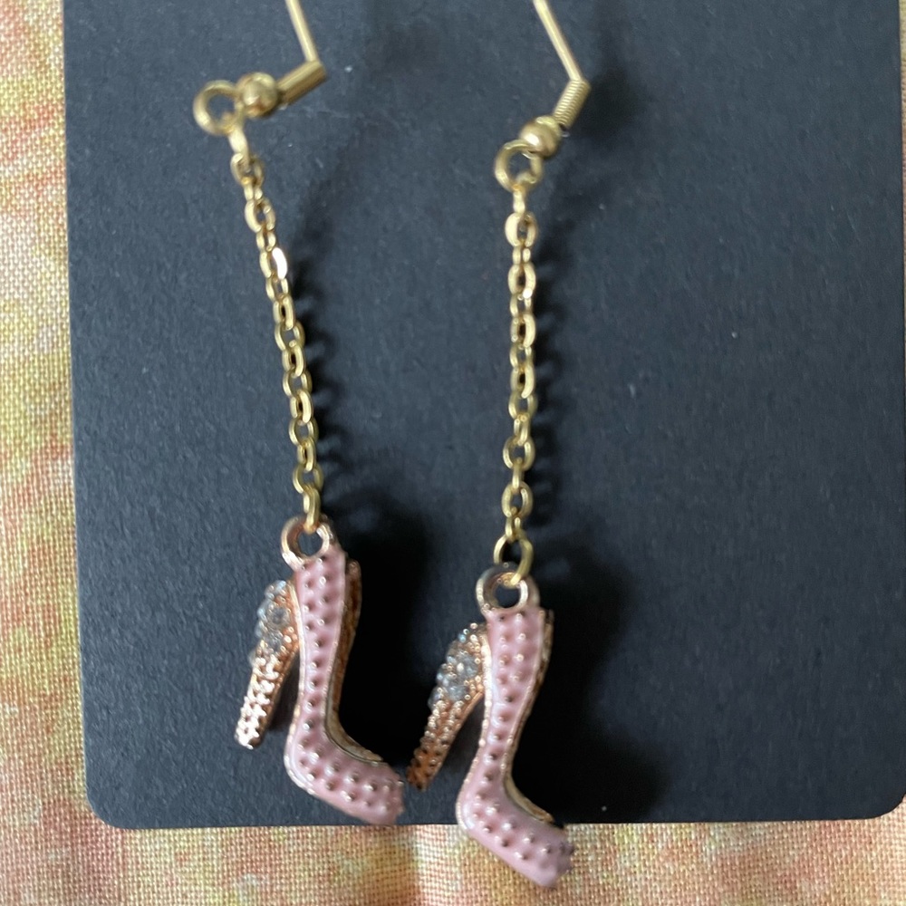 PINK GD TONE AND CRYSTAL HEEL EARRINGS. LONG